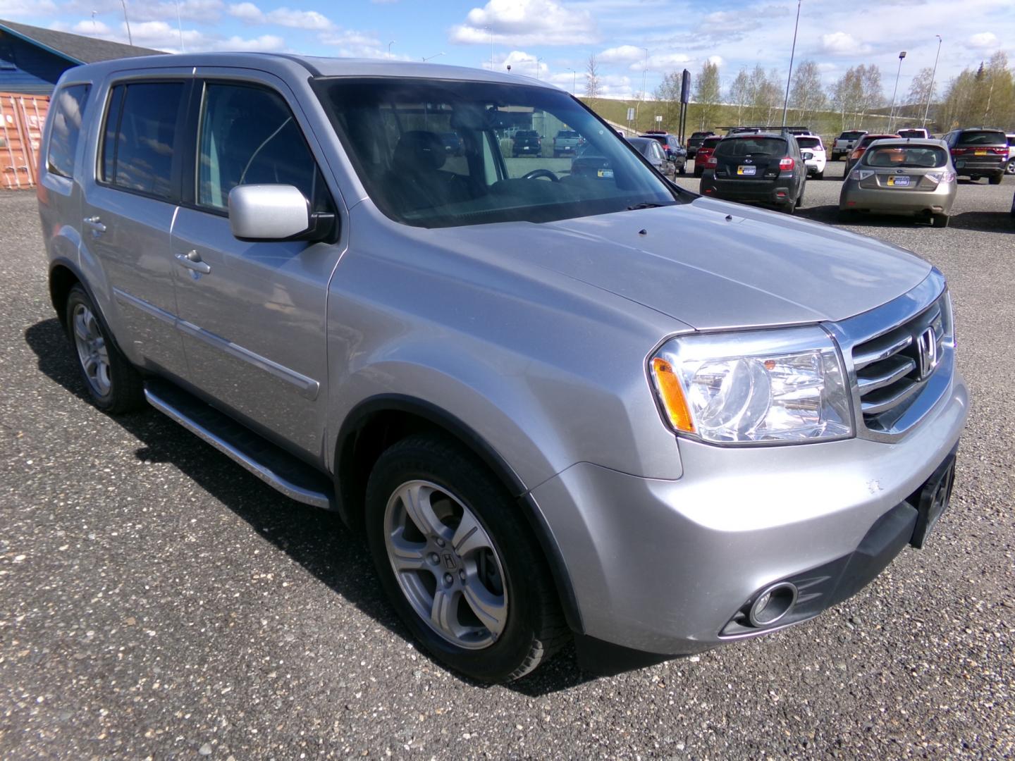 2012 Silver Honda Pilot EX-L 4WD 5-Spd AT with DVD (5FNYF4H6XCB) with an 3.5L V6 SOHC 24V engine, 5-Speed Automatic transmission, located at 2630 Philips Field Rd., Fairbanks, AK, 99709, (907) 458-0593, 64.848068, -147.780609 - Photo#0